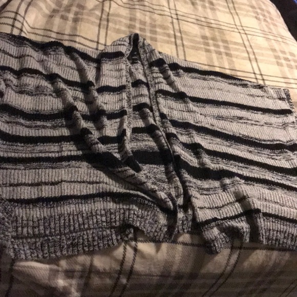 Knit poncho - Picture 2 of 8